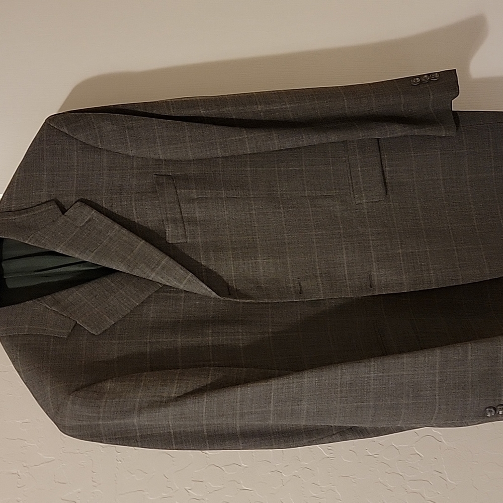 Hickey Freeman sport coat, size 44, lightweight wool. Brownn Never worn.